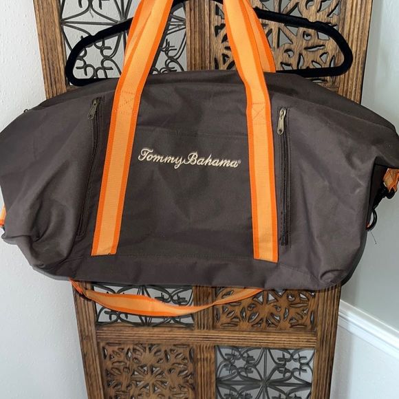 Tommy Bahama Handbags - Tommy Bahama Duffel Bag